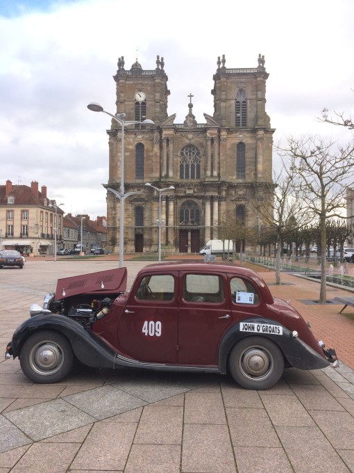 UMG Monte 16 22 Town south of rheims